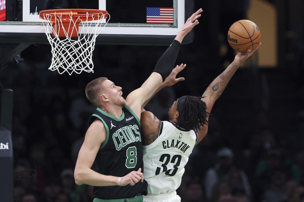 在防守方面 在防守方面