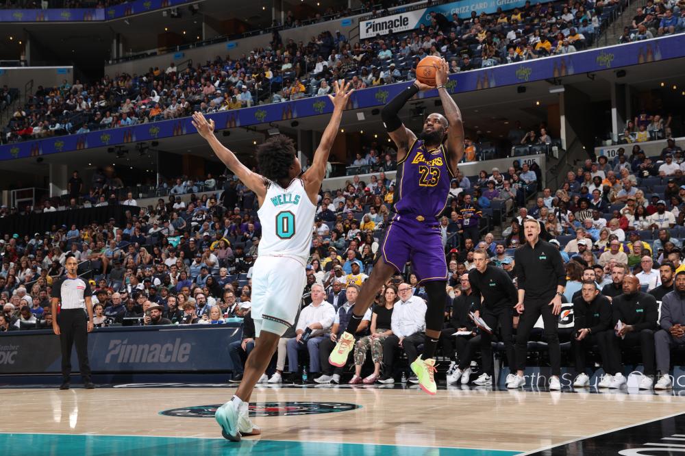 及宽敞的轮 及宽敞的轮